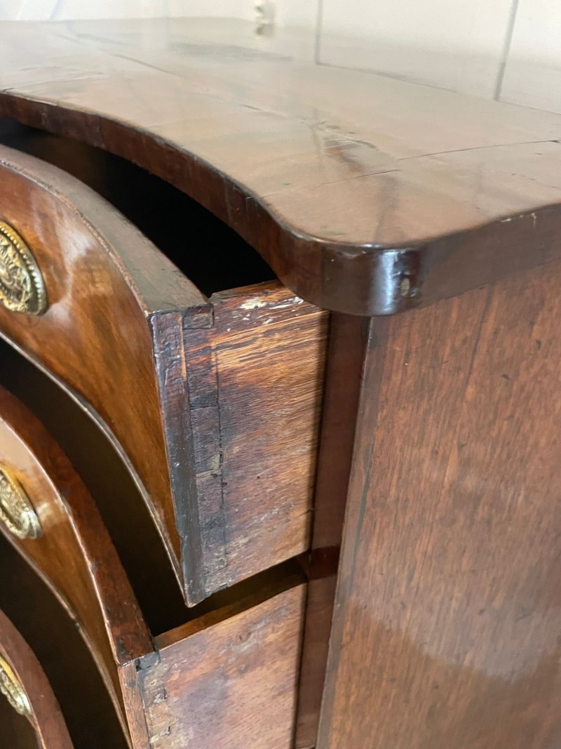 Antique George III 18th Century Quality Figured Mahogany Serpentine Chest of Drawers - Image 8